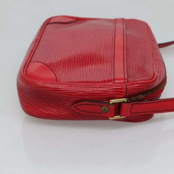 LOUIS VUITTON Epi Trocadero 23 Shoulder Bag Red - Picture 3 of 16